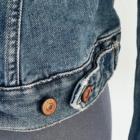 Gap 2011 Vintage Denim Trucker Jacket S Classic Blue Jean Coat Casual Button-Up - Picture 7 of 16